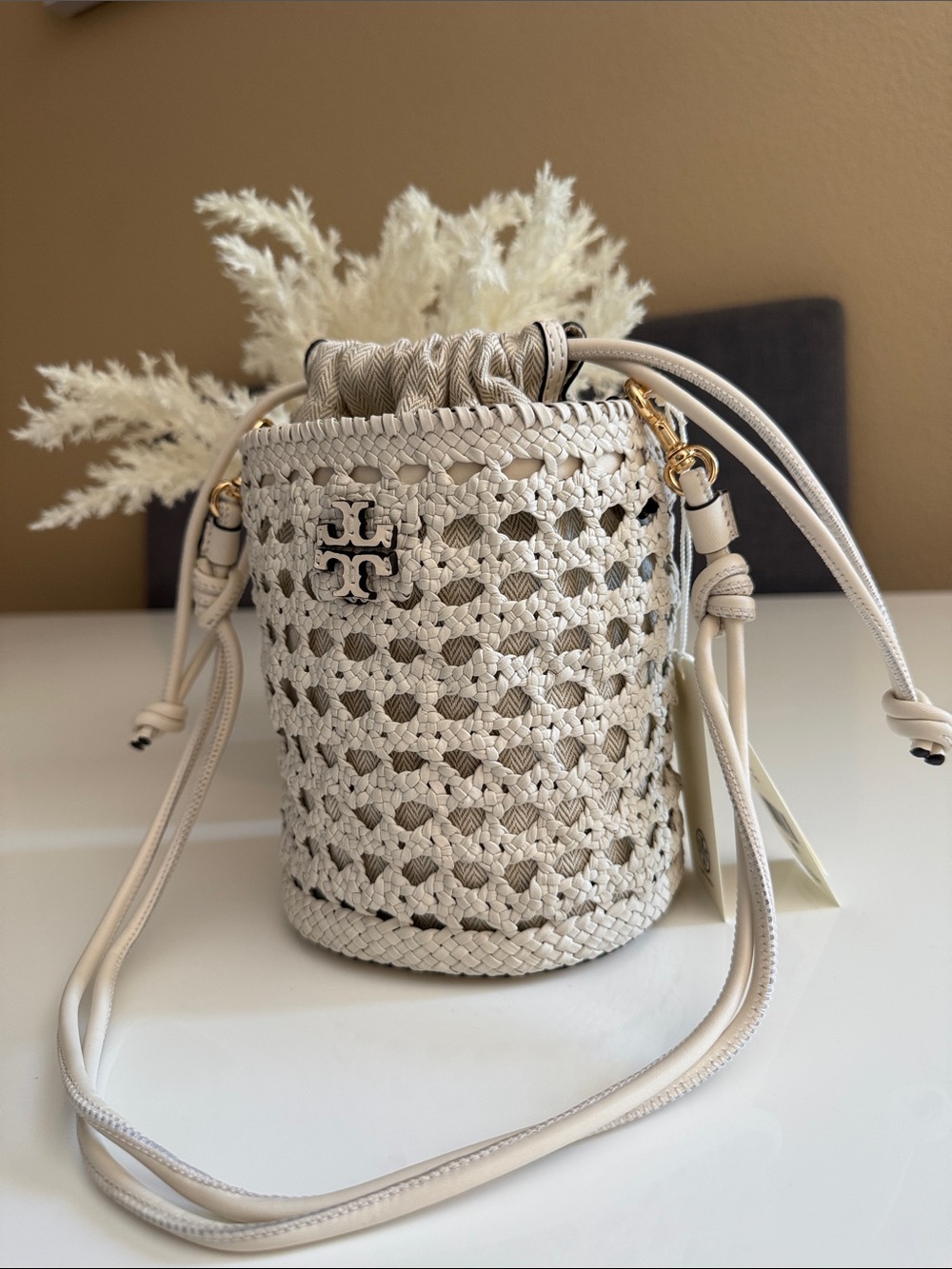NWT tory burch woven bucket crossbody bag new ivory $450